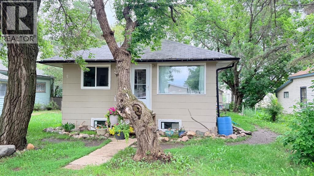 117 2 Street W - 2