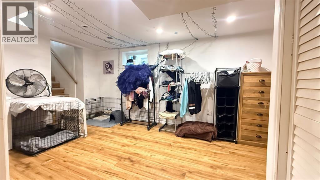117 2 Street W - 23