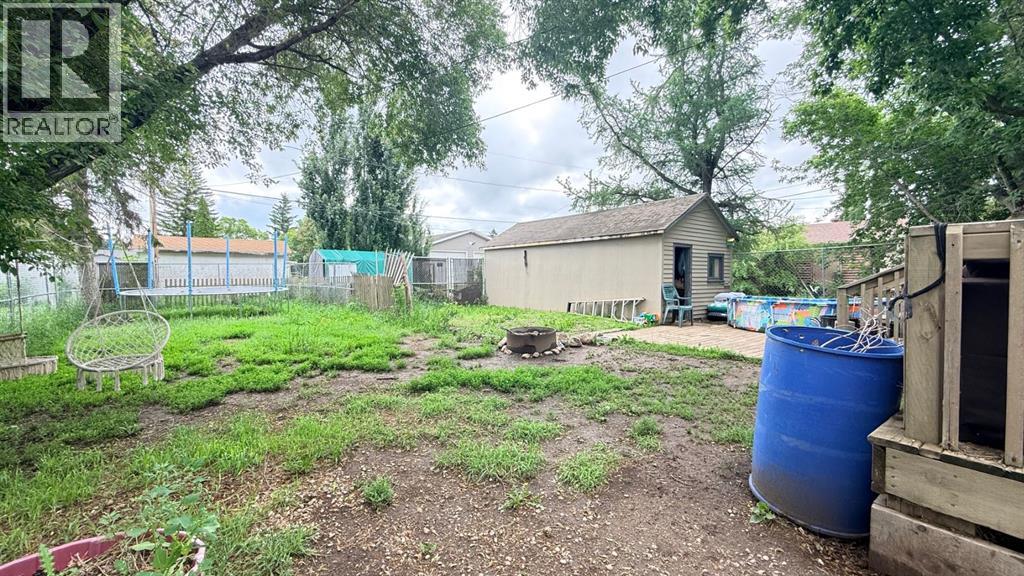 117 2 Street W - 27