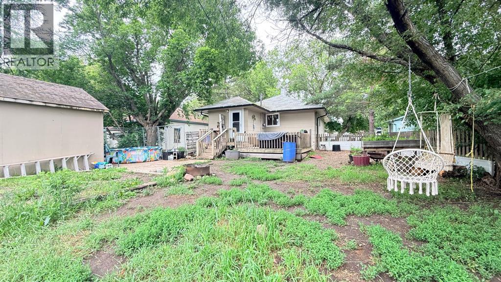 117 2 Street W - 28
