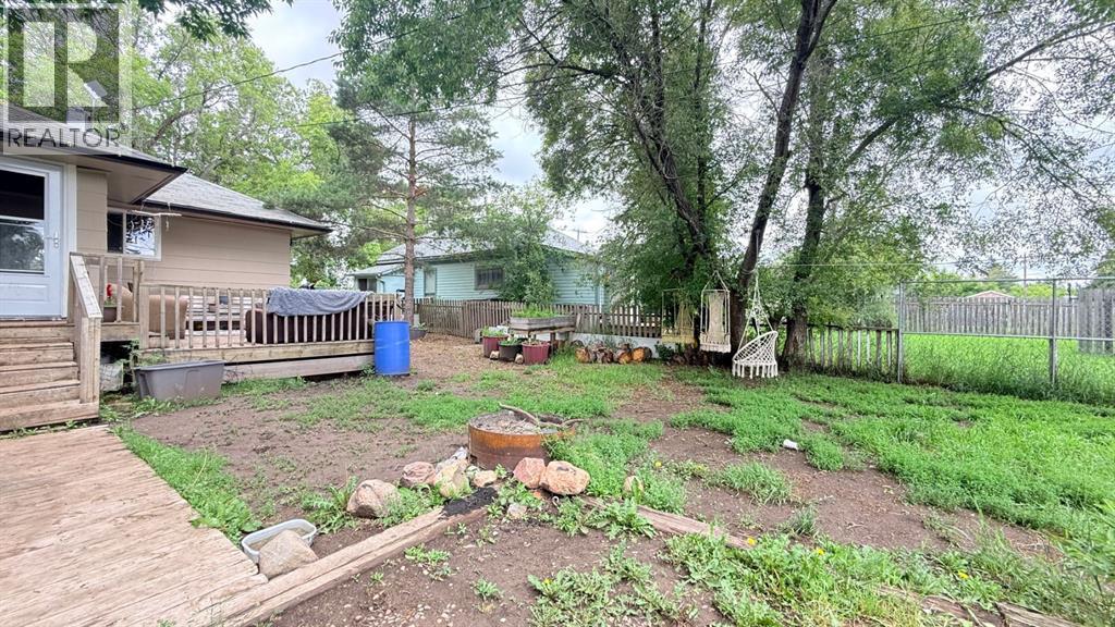 117 2 Street W - 29