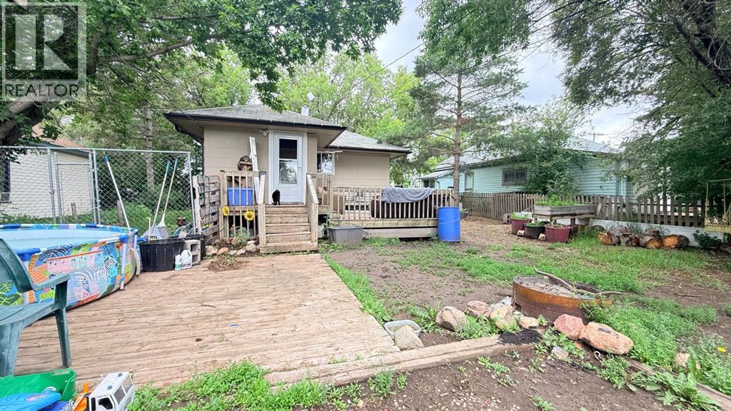 117 2 Street W - 30