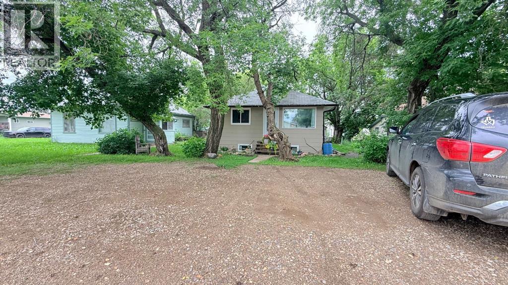 117 2 Street W - 32