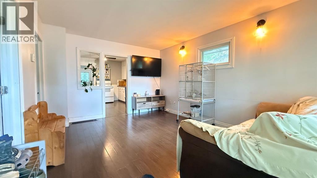 117 2 Street W - 6