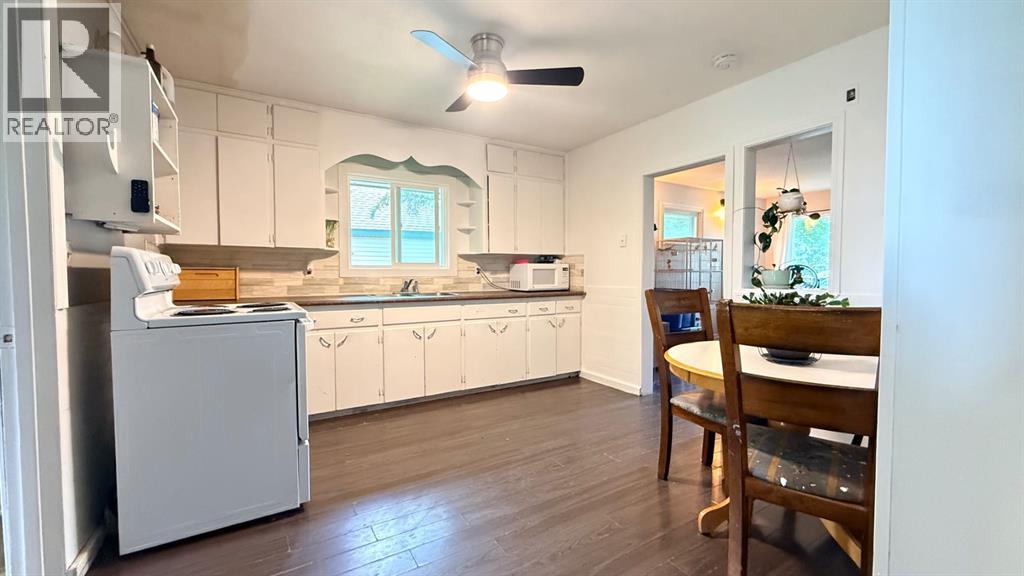117 2 Street W - 9