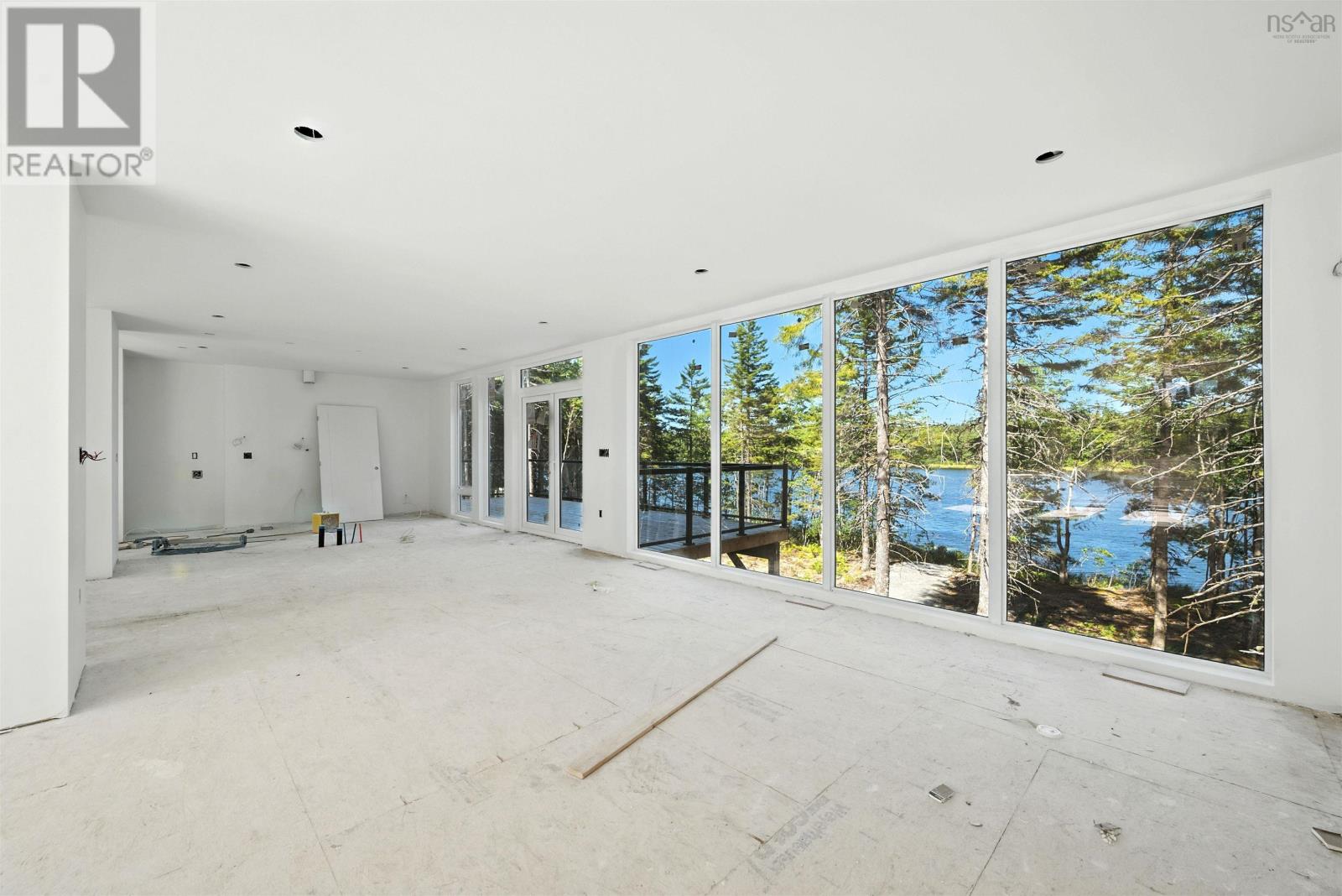 83 Canoe Crescent - 2