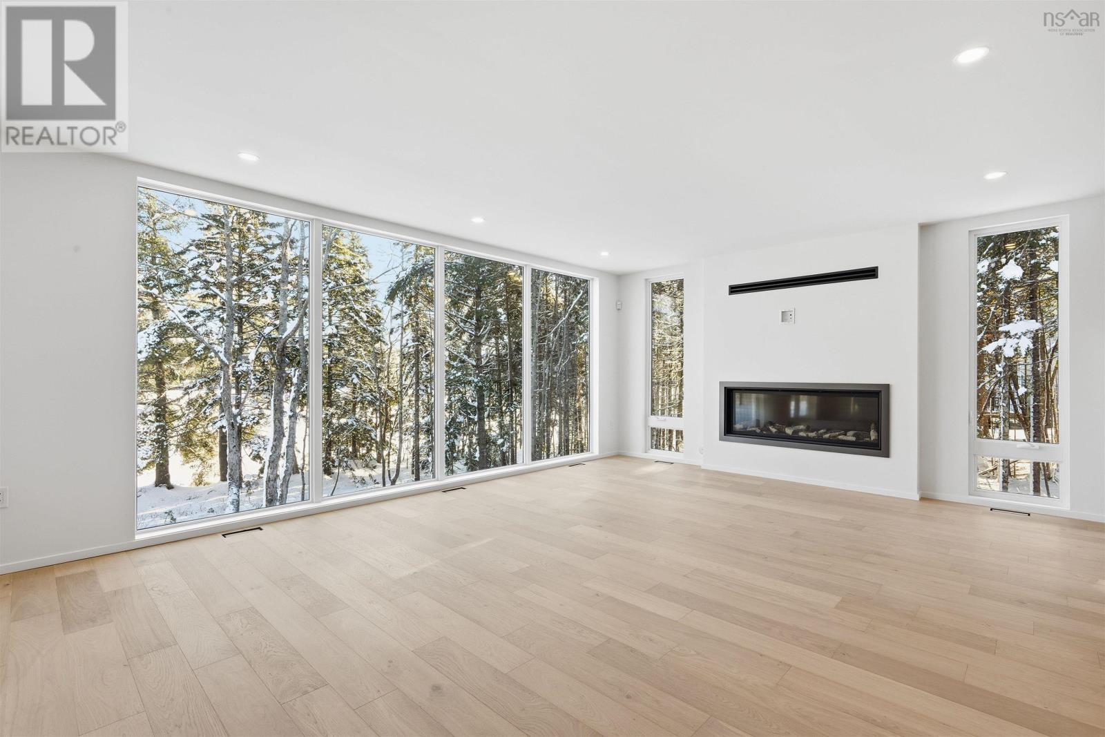 103 Canoe Crescent - 3