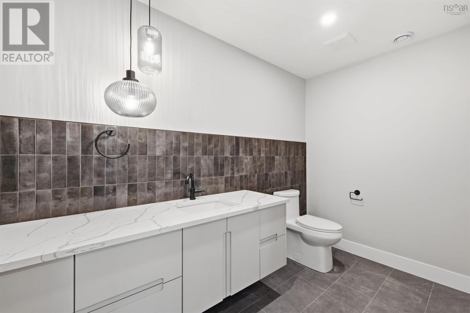 103 Canoe Crescent - 44