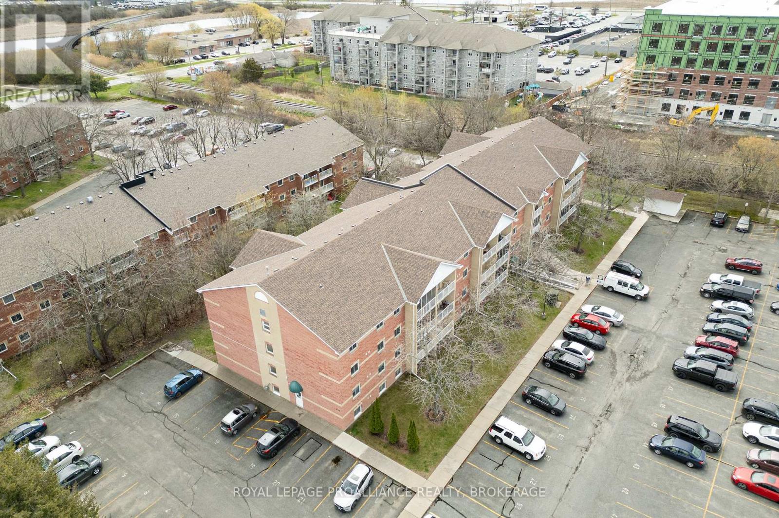 #411 316 KINGSDALE AVENUE - Image 8