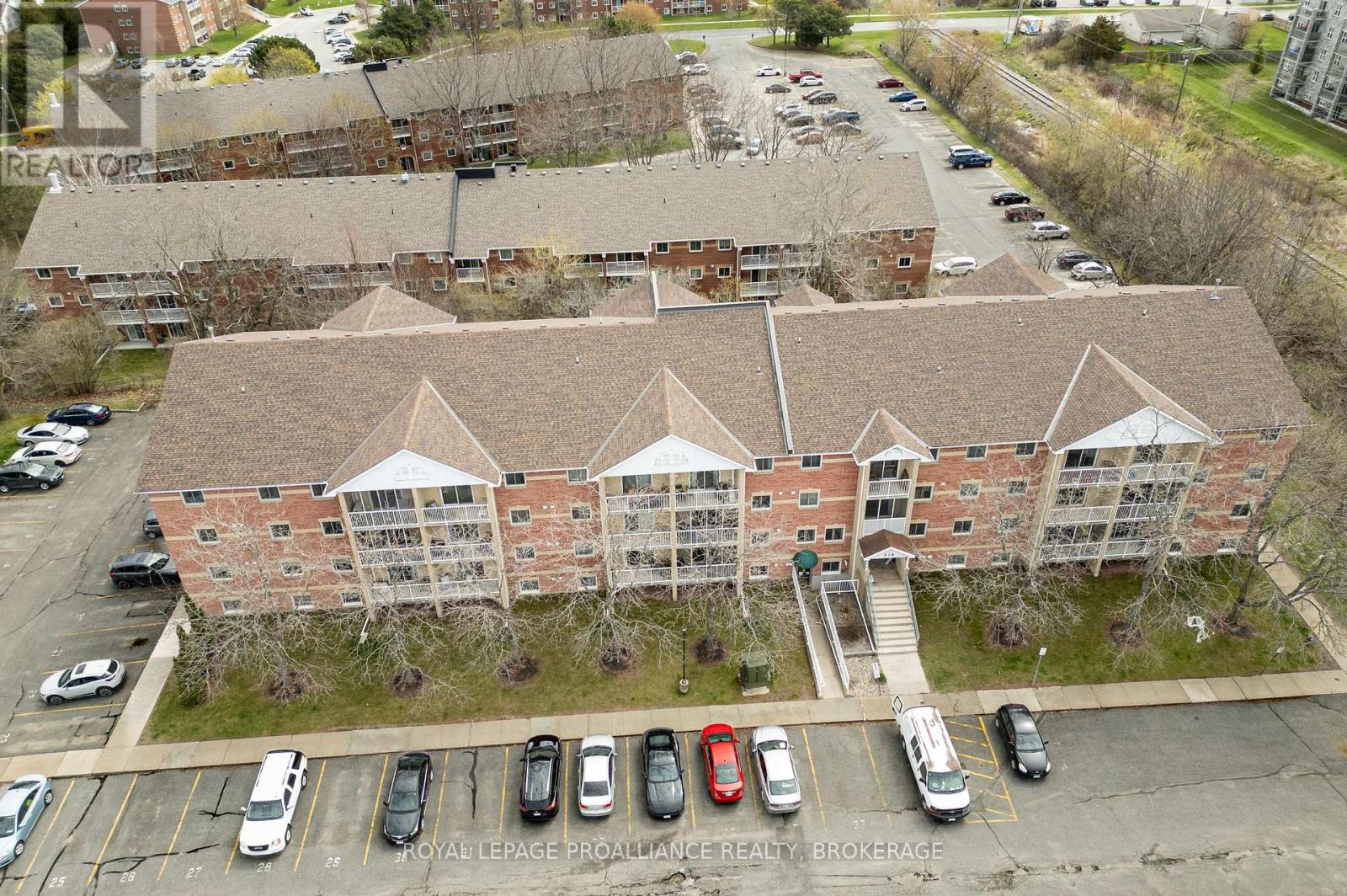 #411 316 KINGSDALE AVENUE - 9