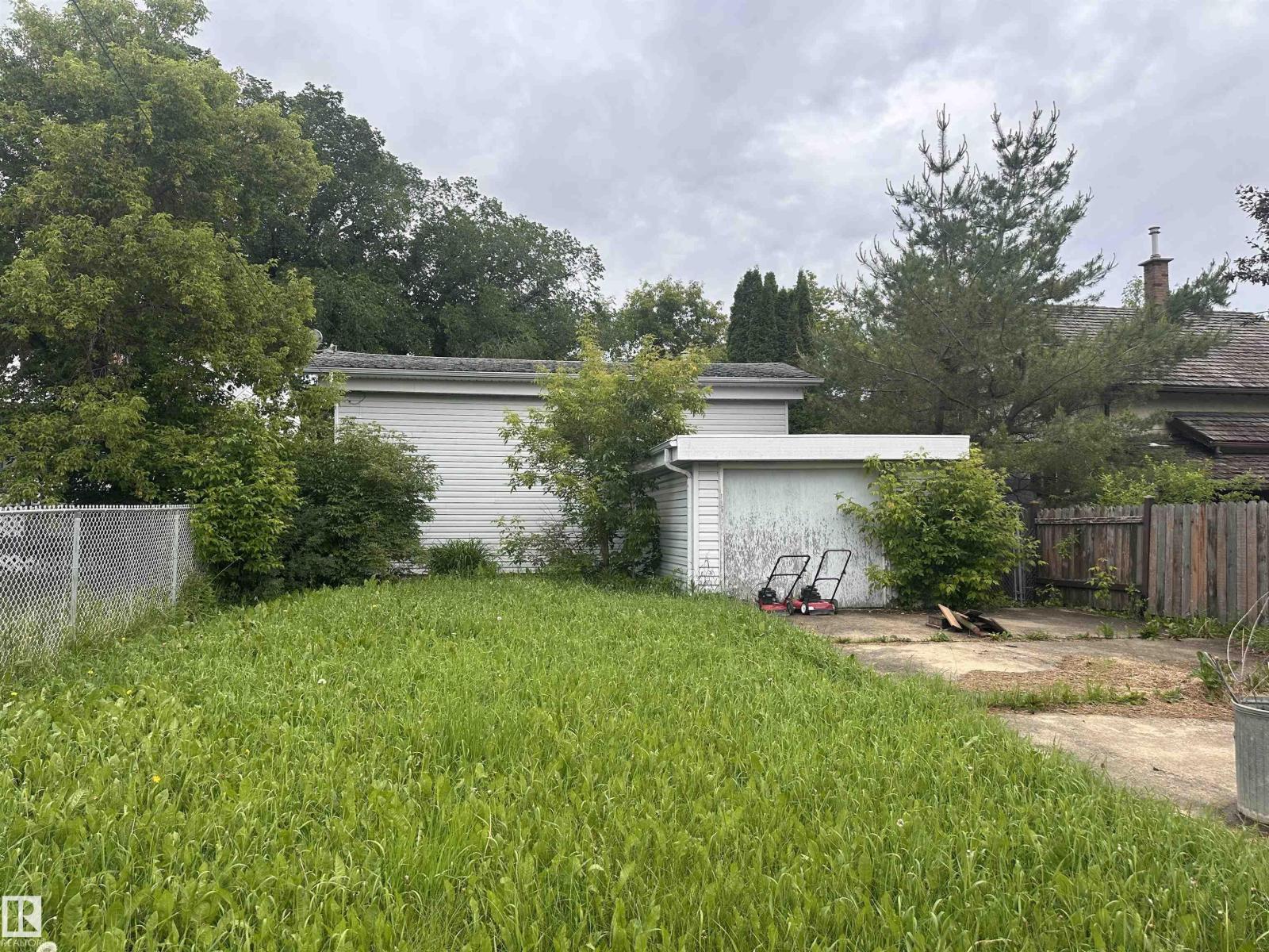 5128 52 ST - 7