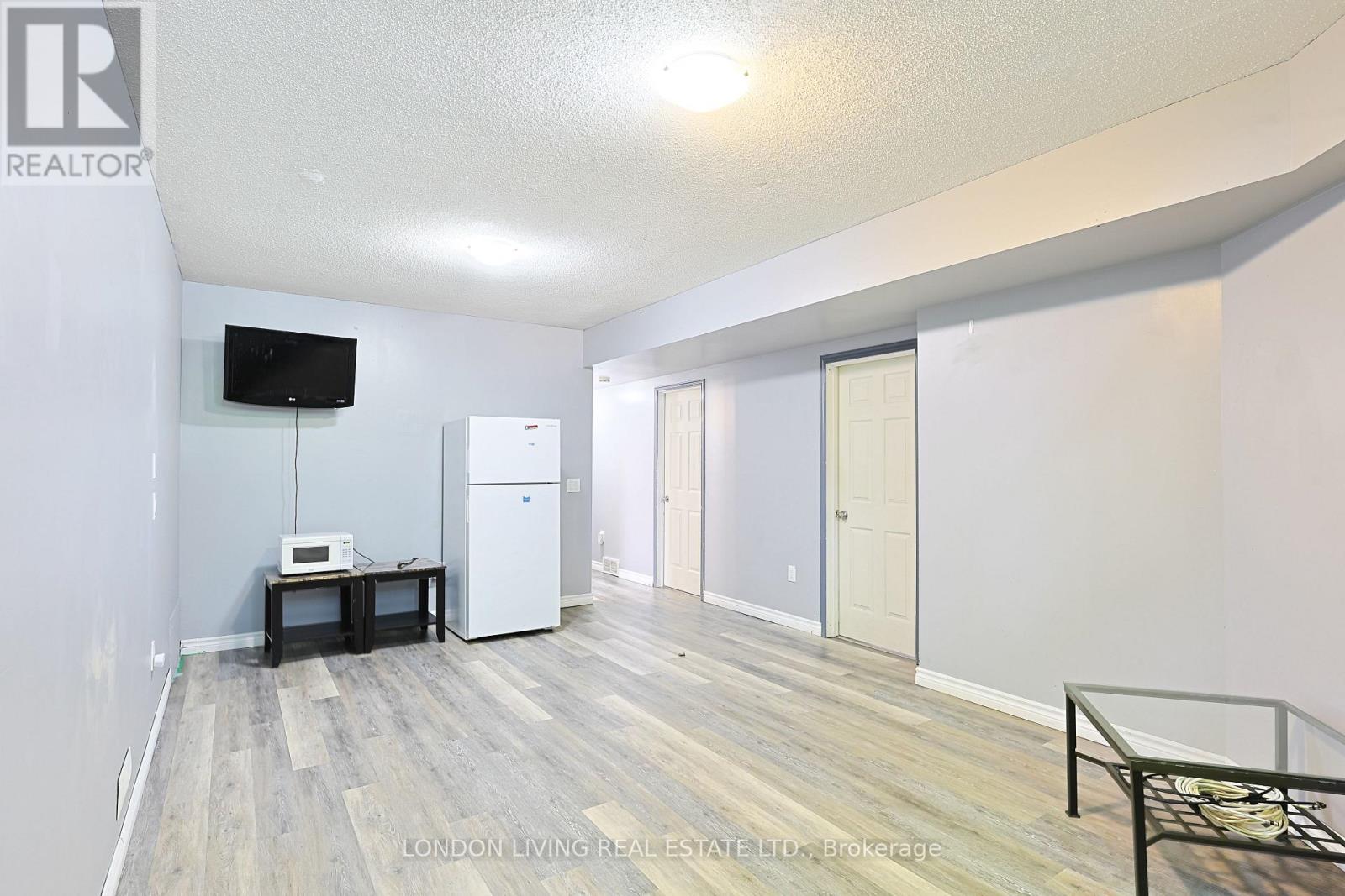 165 THURMAN CIRCLE - 12