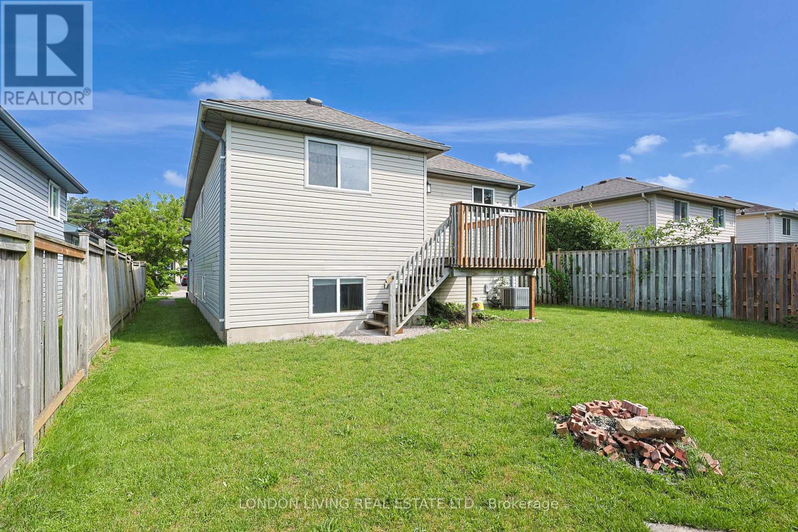 165 THURMAN CIRCLE - 18