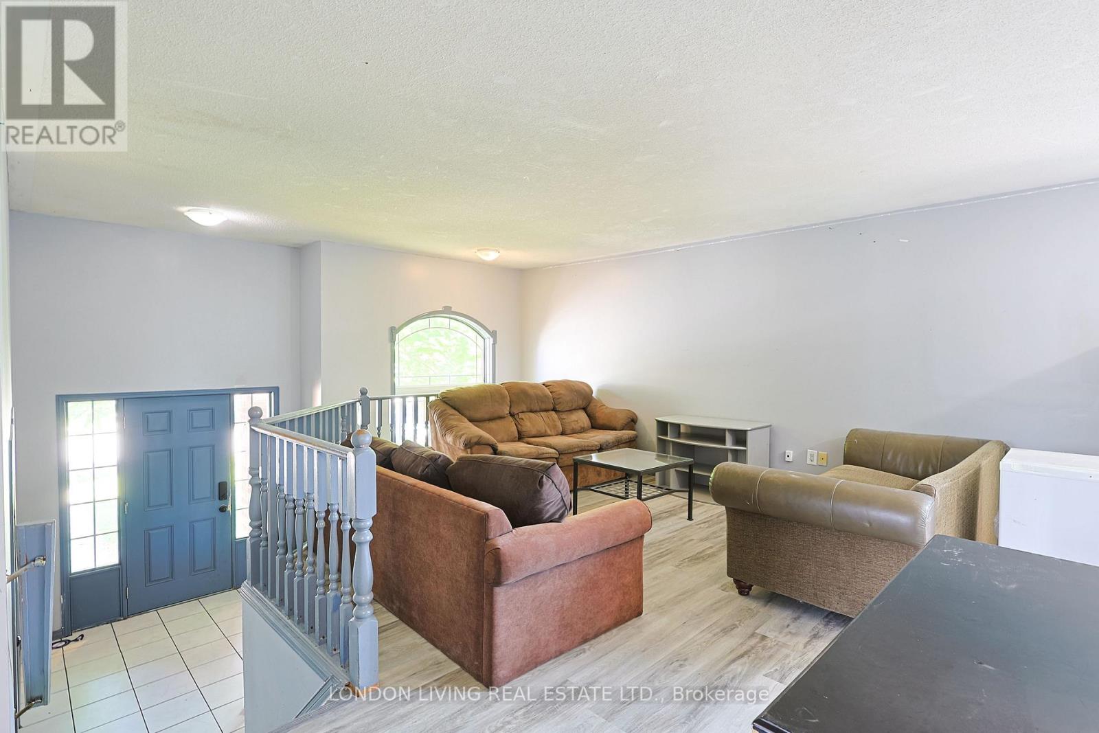 165 THURMAN CIRCLE - 3