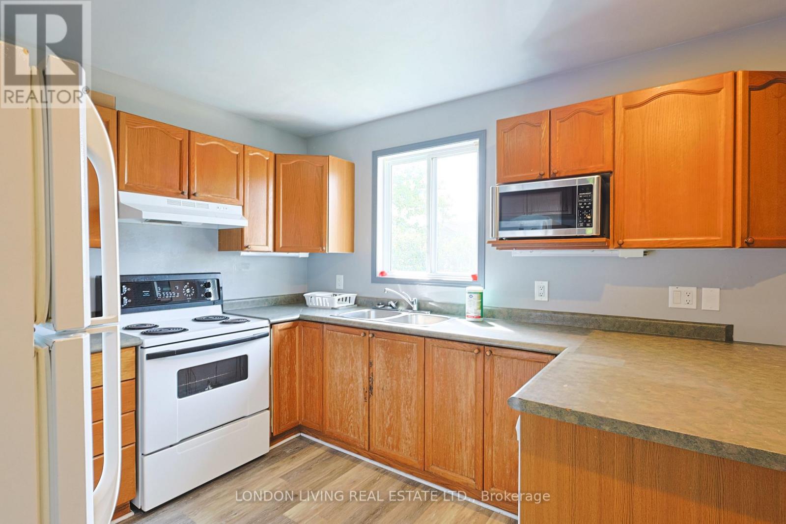 165 THURMAN CIRCLE - 6