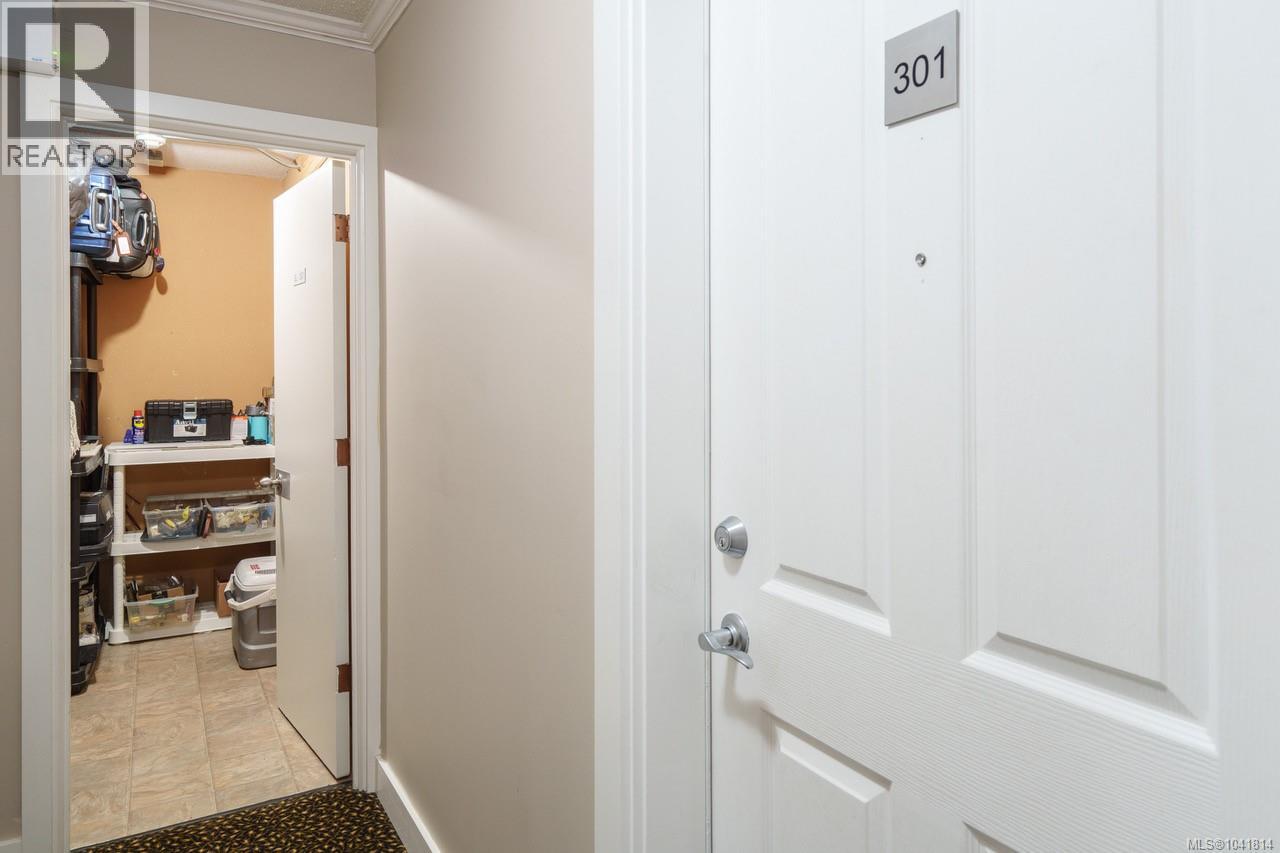 #301 255 Hirst Ave - 16