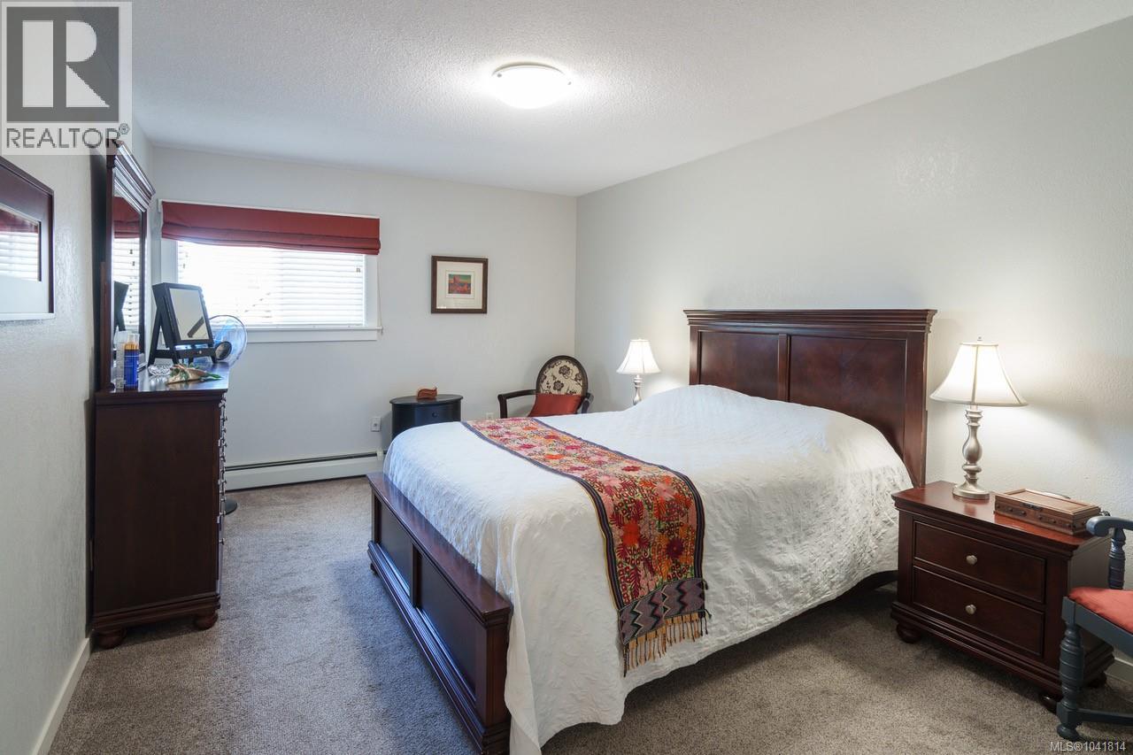 #301 255 Hirst Ave - 18