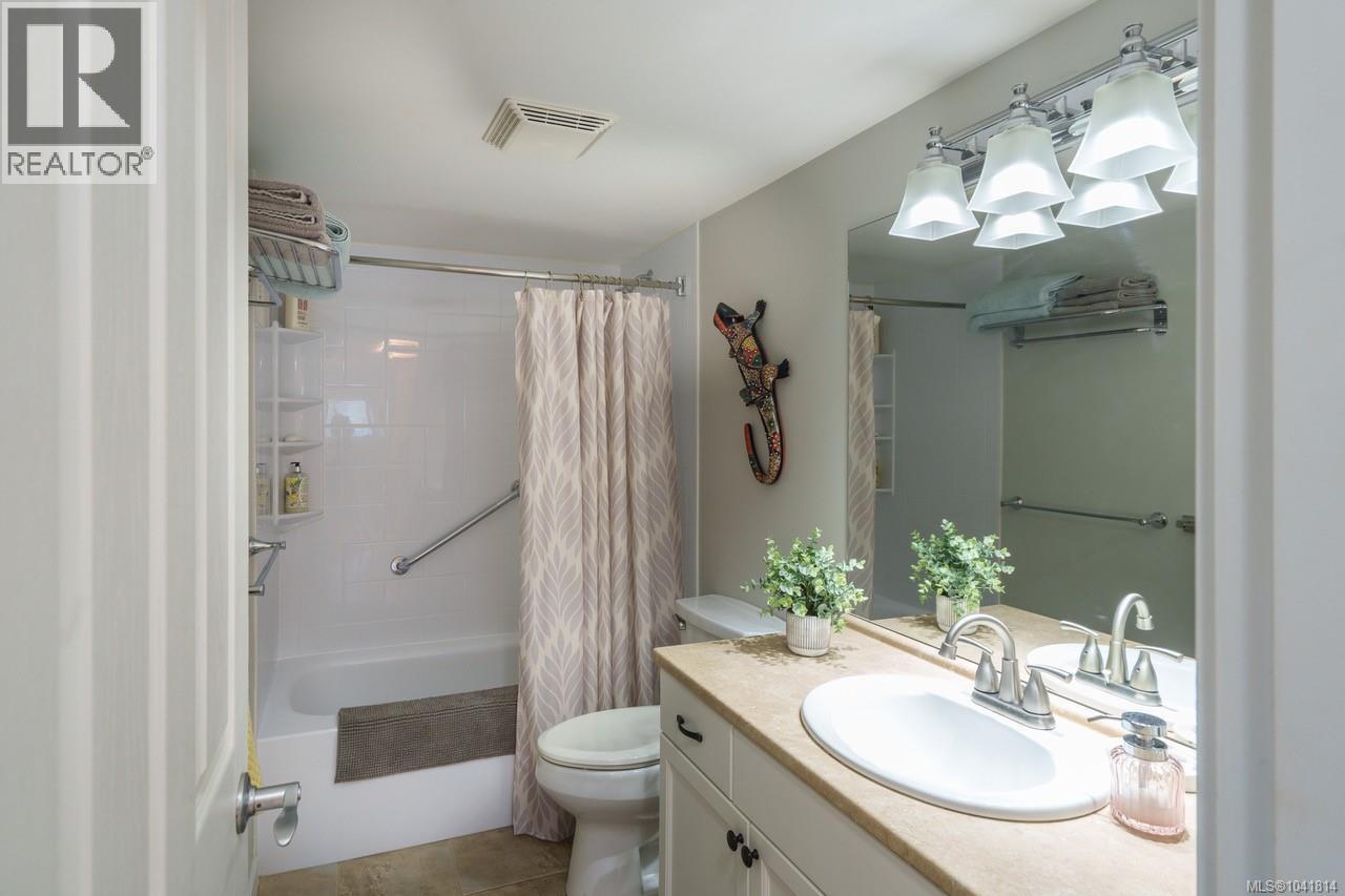 #301 255 Hirst Ave - 20