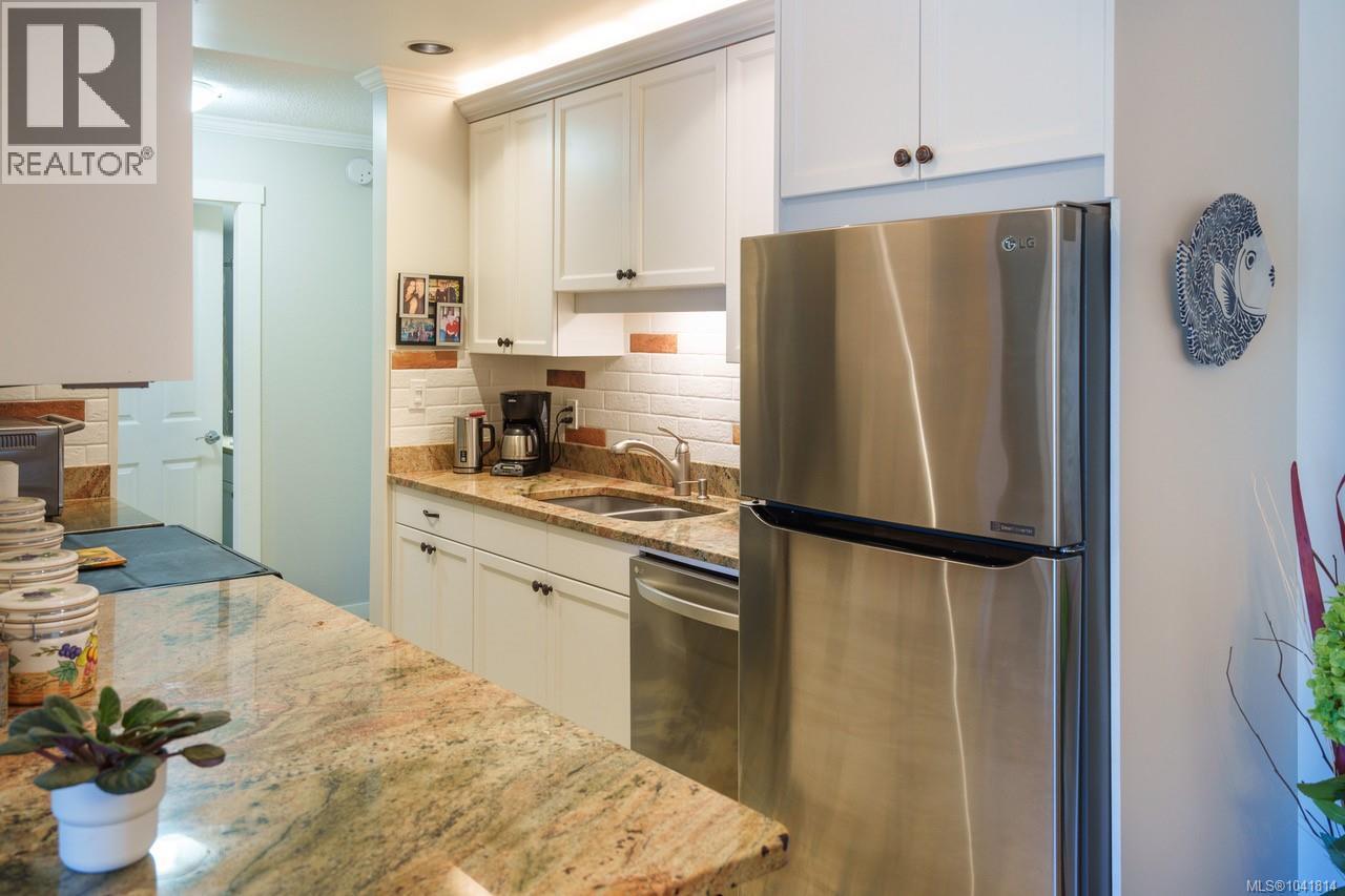 #301 255 Hirst Ave - 7