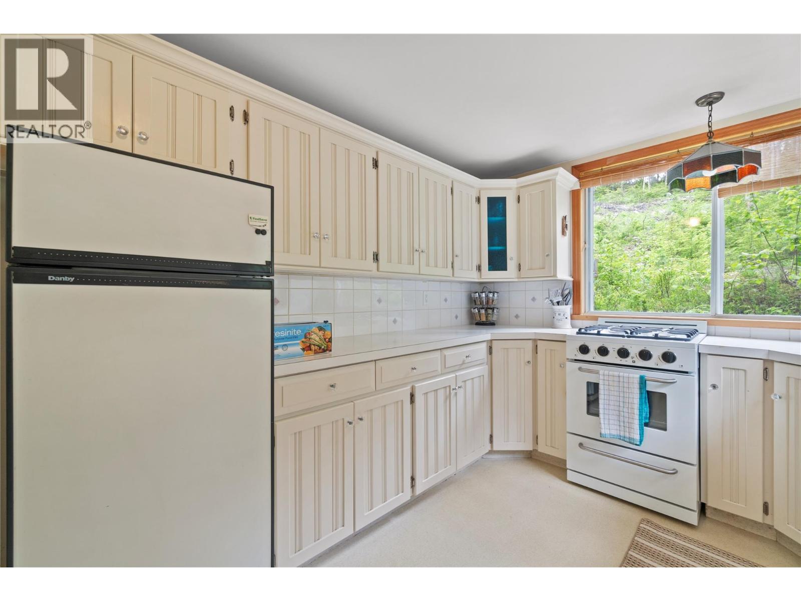 1598 Quast Road - 6
