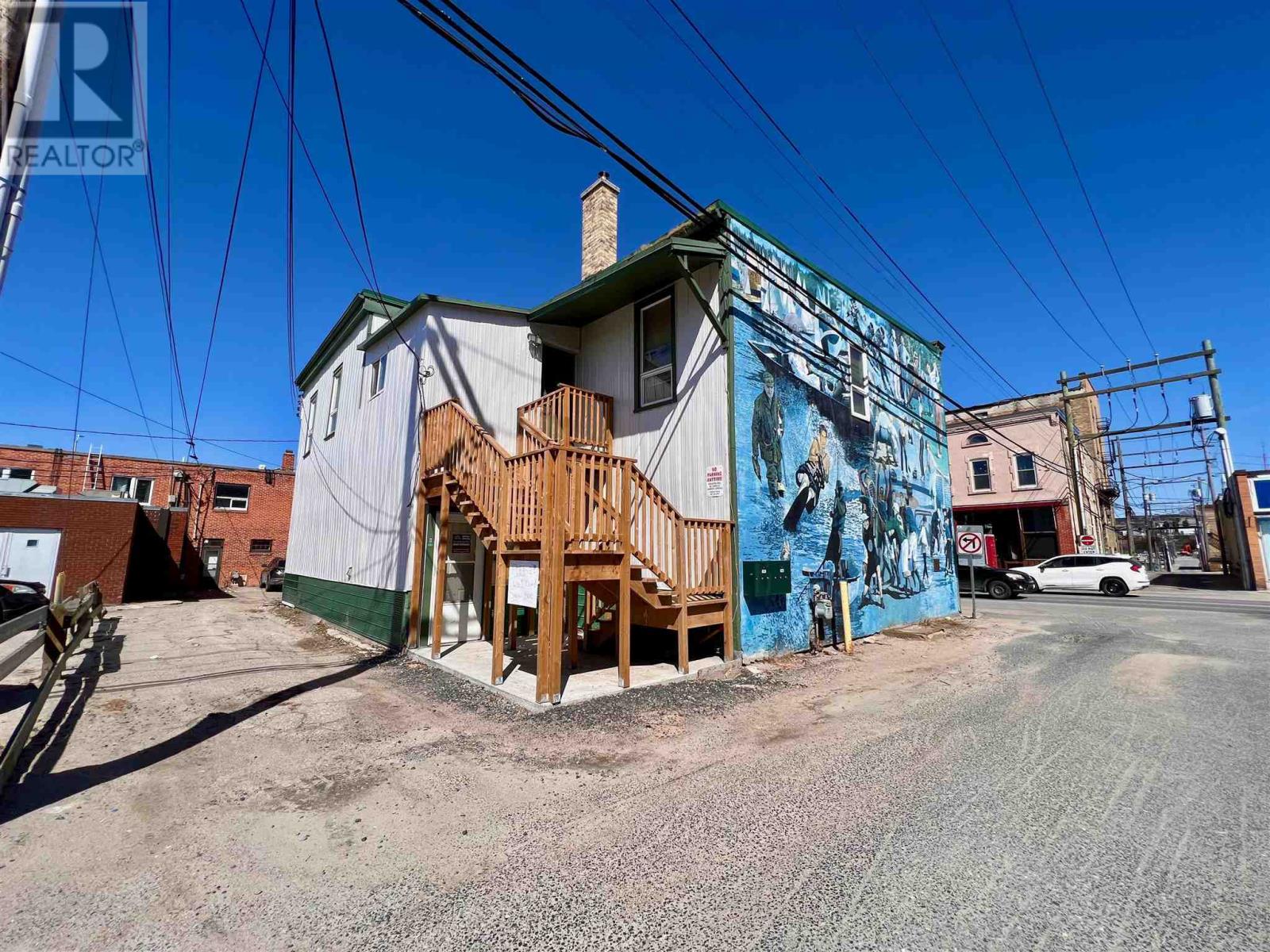 209 Second ST