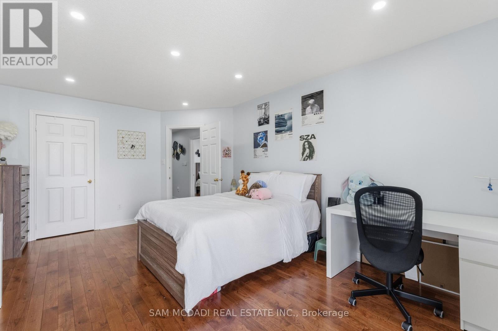 5604 DOCTOR PEDDLE CRESCENT - 20