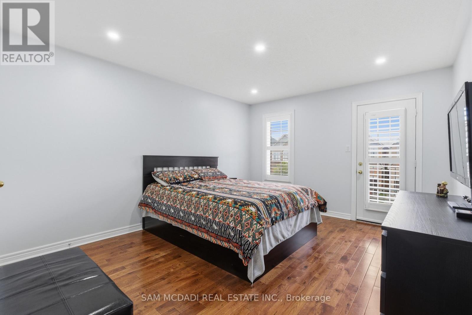 5604 DOCTOR PEDDLE CRESCENT - 24