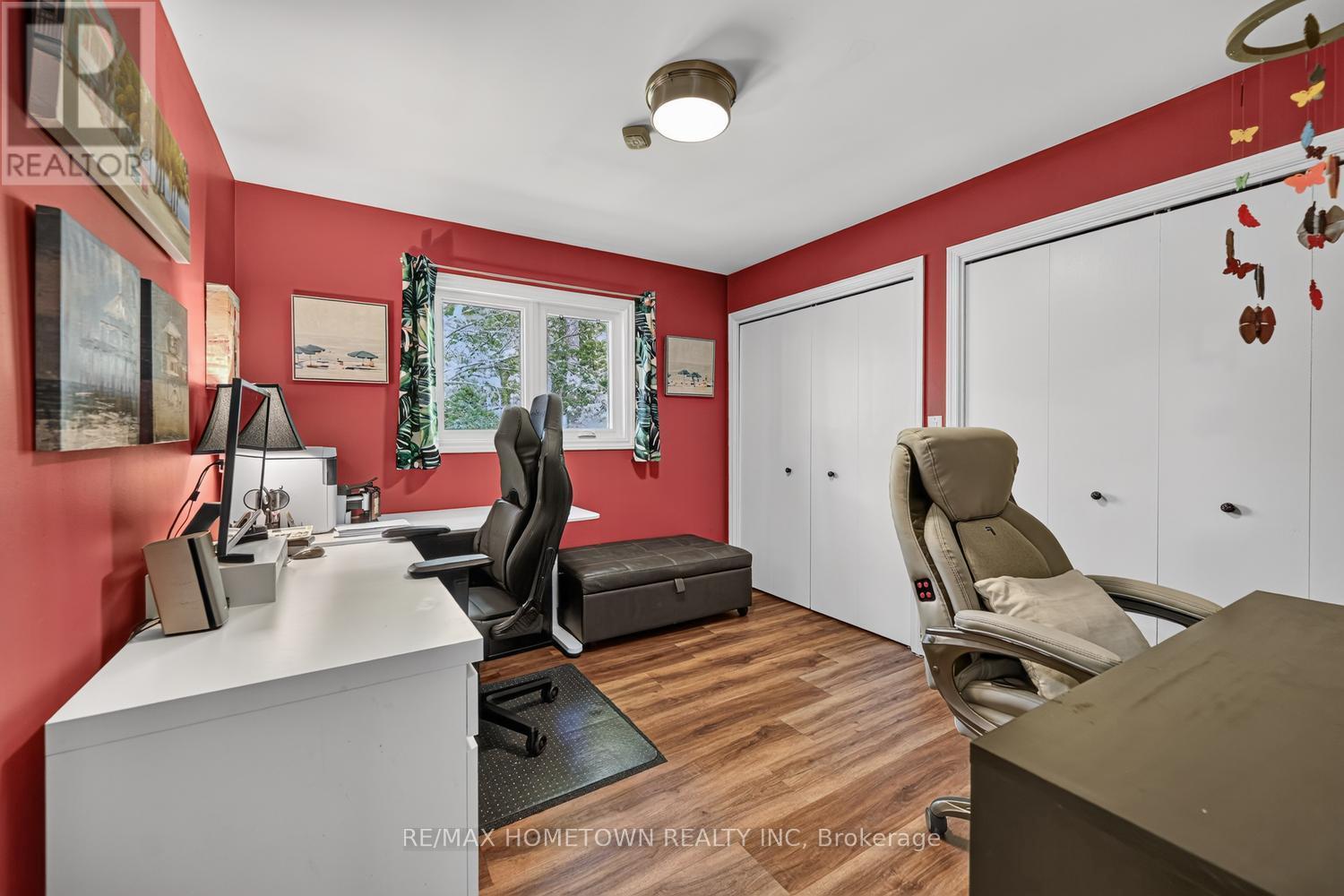 23 PINEVIEW ROAD - 22