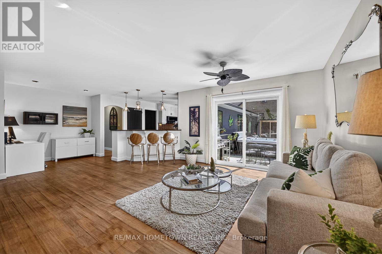 23 PINEVIEW ROAD - 24