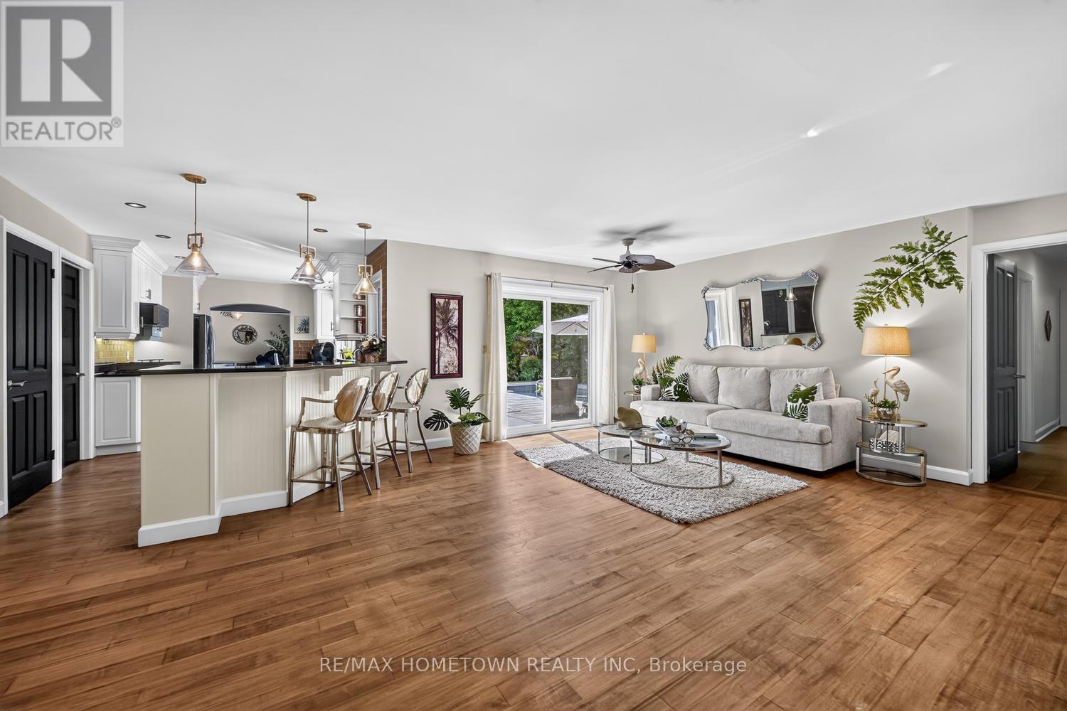 23 PINEVIEW ROAD - 25