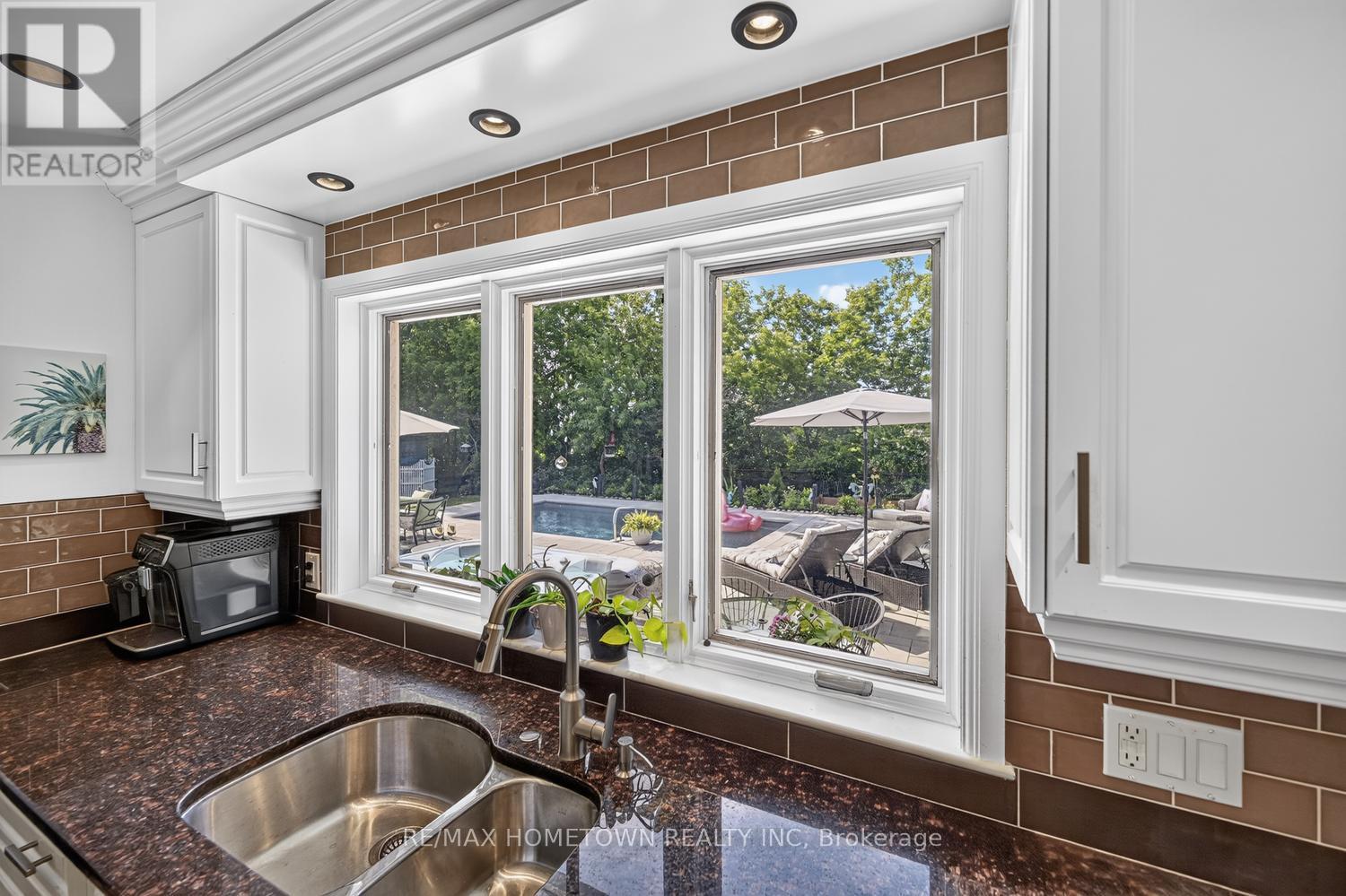 23 PINEVIEW ROAD - 29