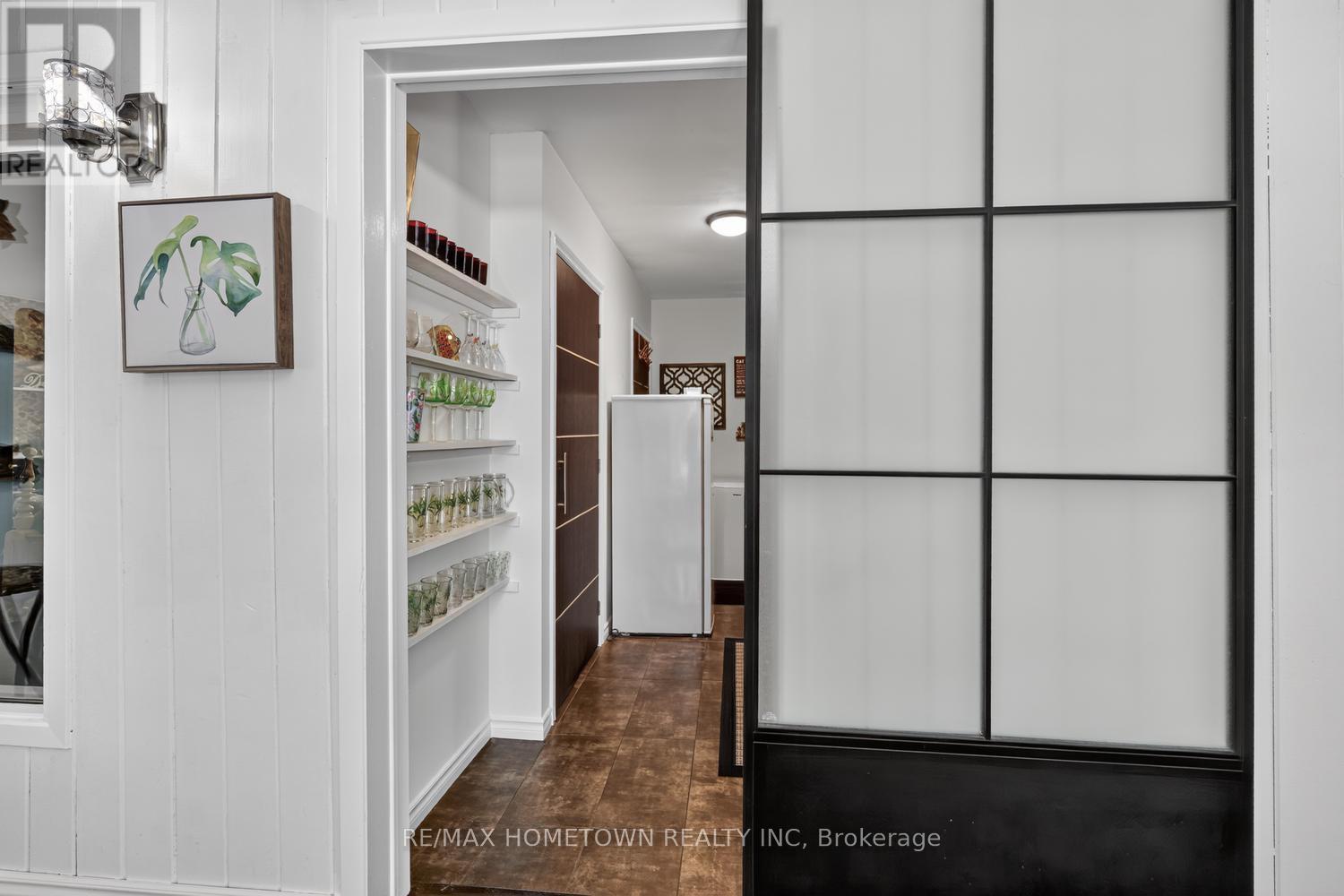 23 PINEVIEW ROAD - 32