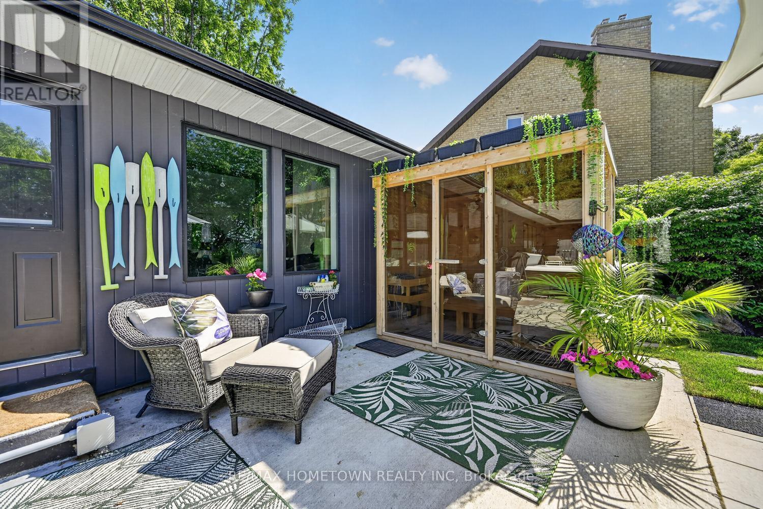 23 PINEVIEW ROAD - 40