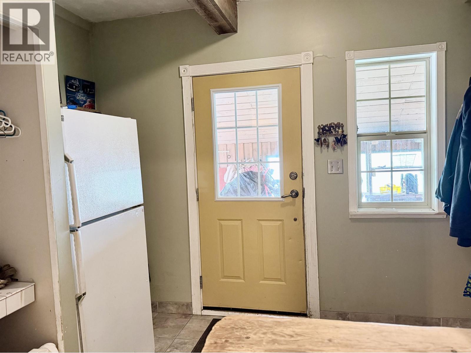 8849 AIRPORT ROAD - 11