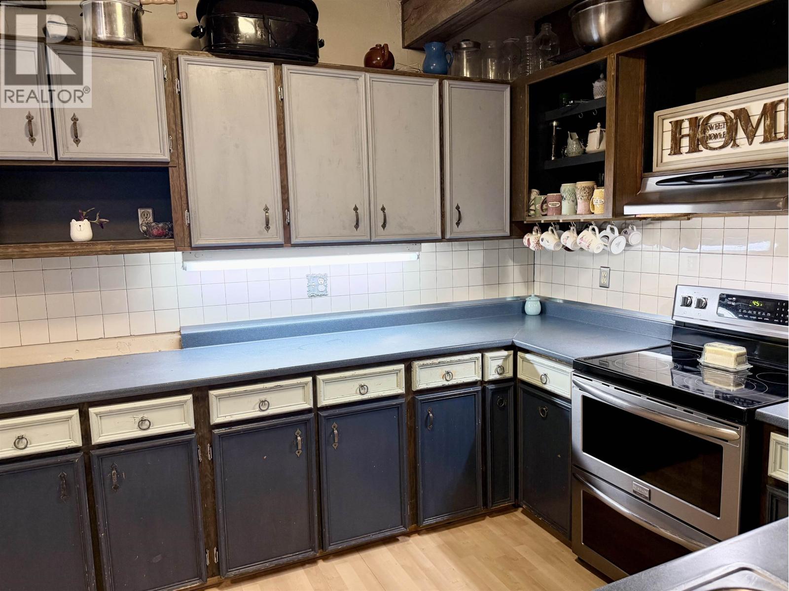 8849 AIRPORT ROAD - 8