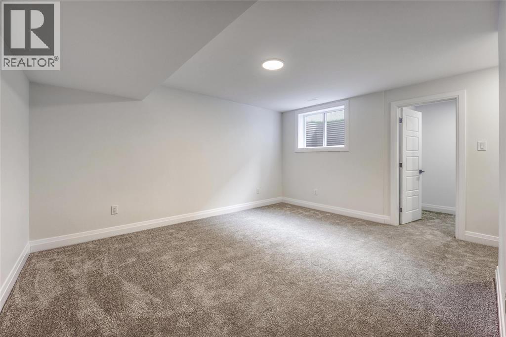 184 SANDPIPER DRIVE - 23
