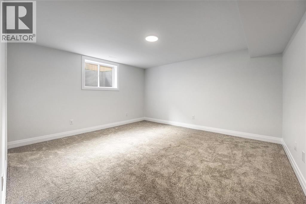 184 SANDPIPER DRIVE - 25