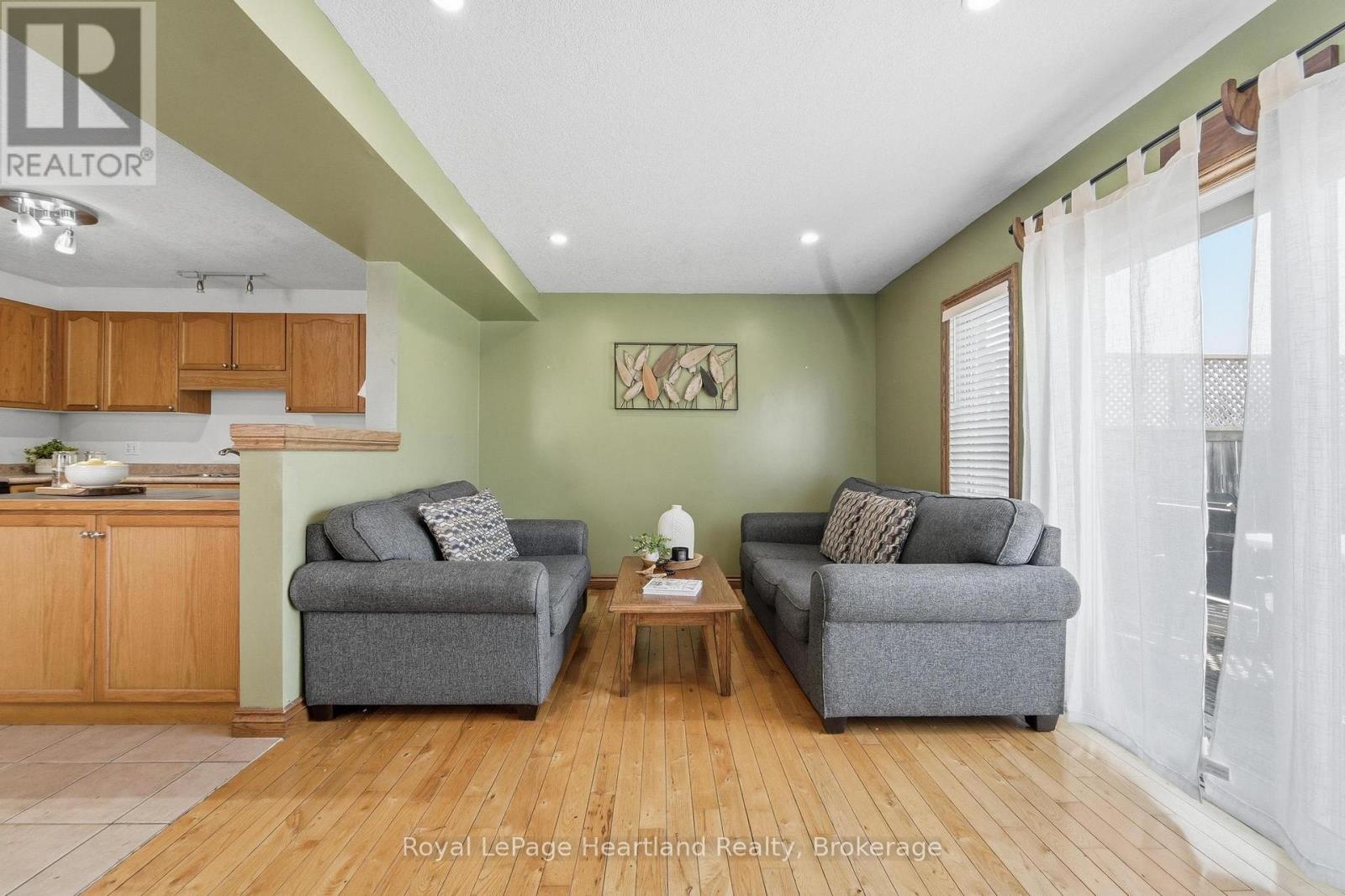 480 MOWAT STREET E - 10