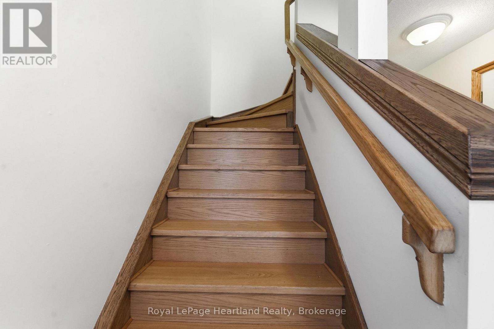 480 MOWAT STREET E - 13