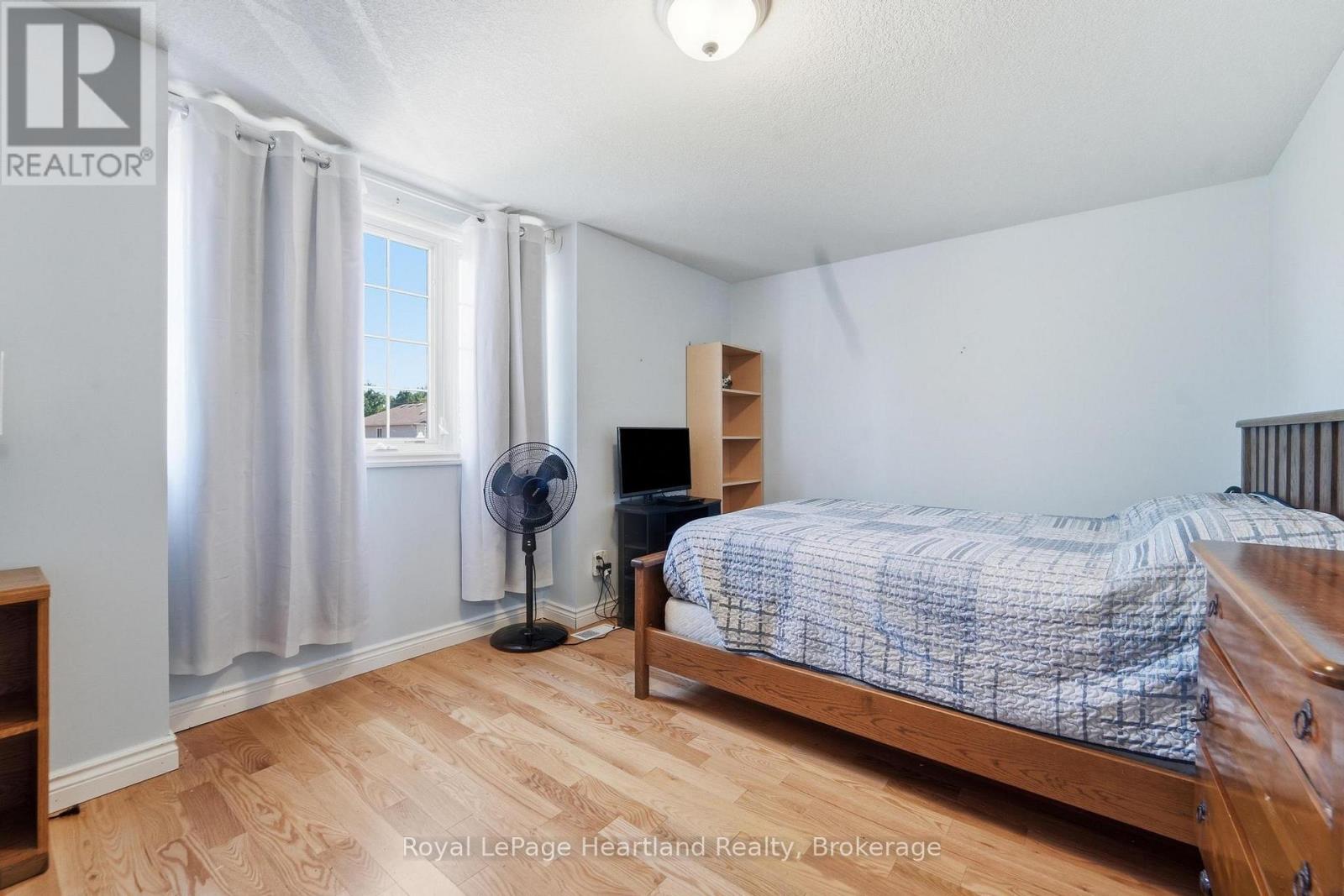 480 MOWAT STREET E - 15