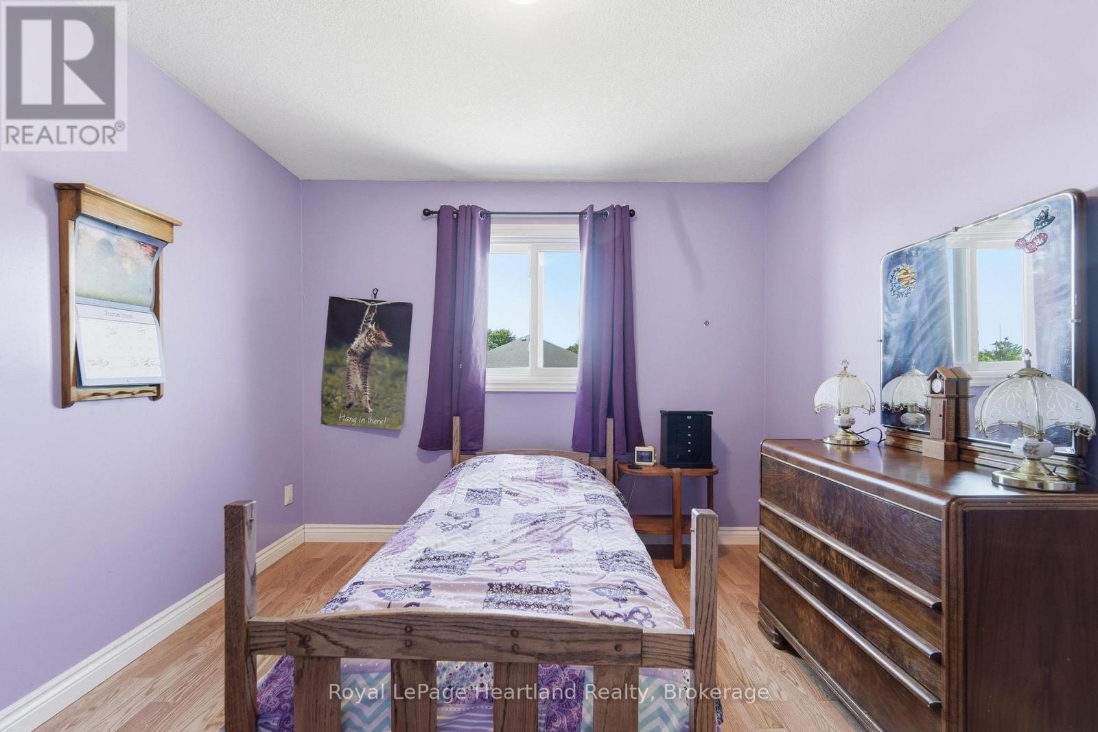 480 MOWAT STREET E - 22