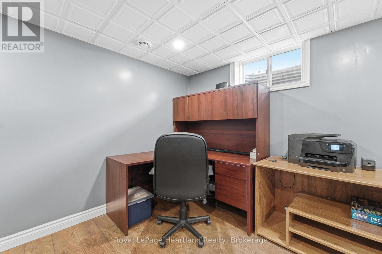 480 MOWAT STREET E - 23