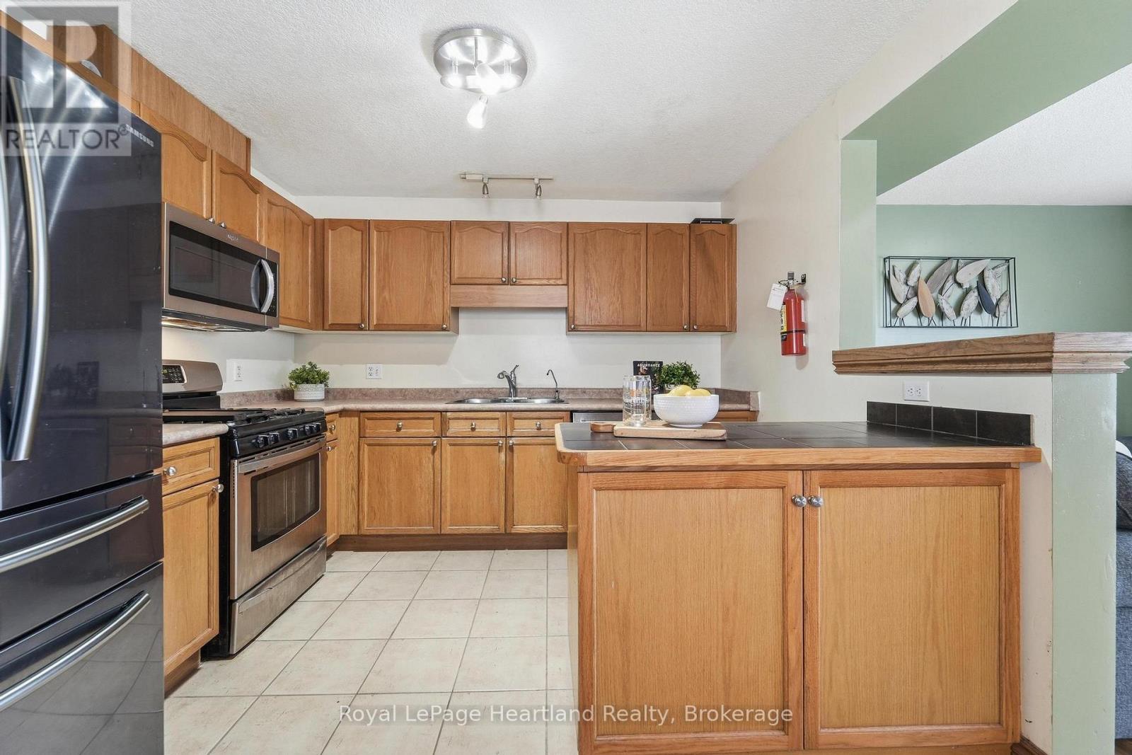 480 MOWAT STREET E - 5