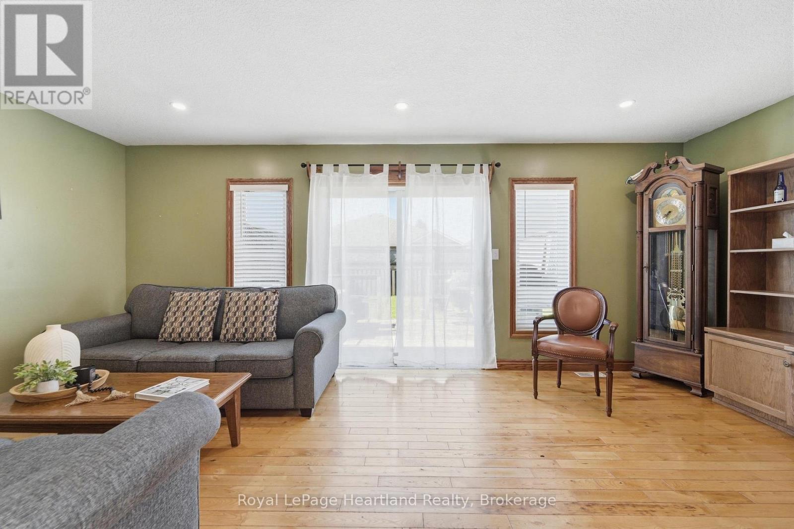 480 MOWAT STREET E - 8