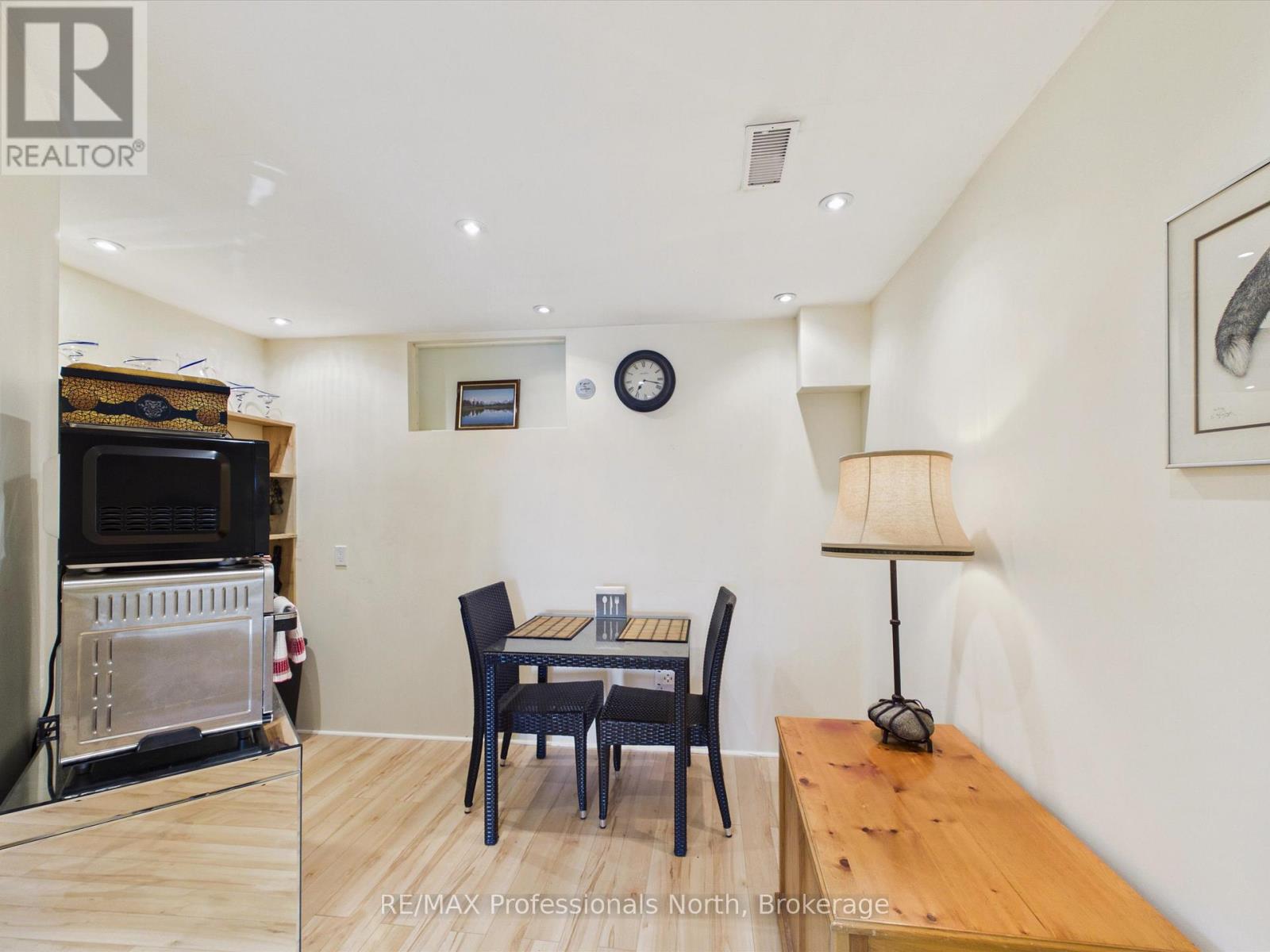 1760 VALLEY ROAD - 34