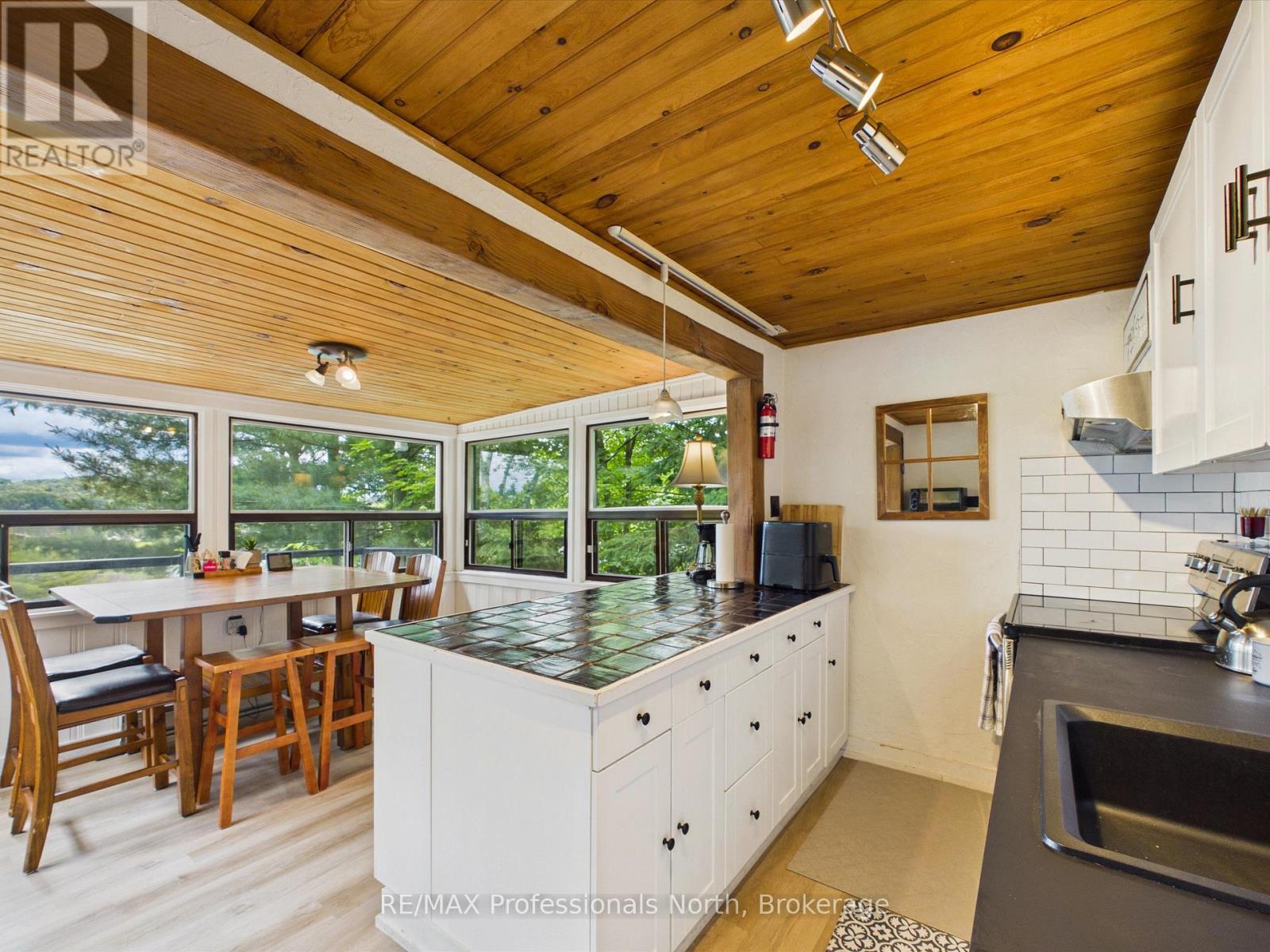 1760 VALLEY ROAD - 8