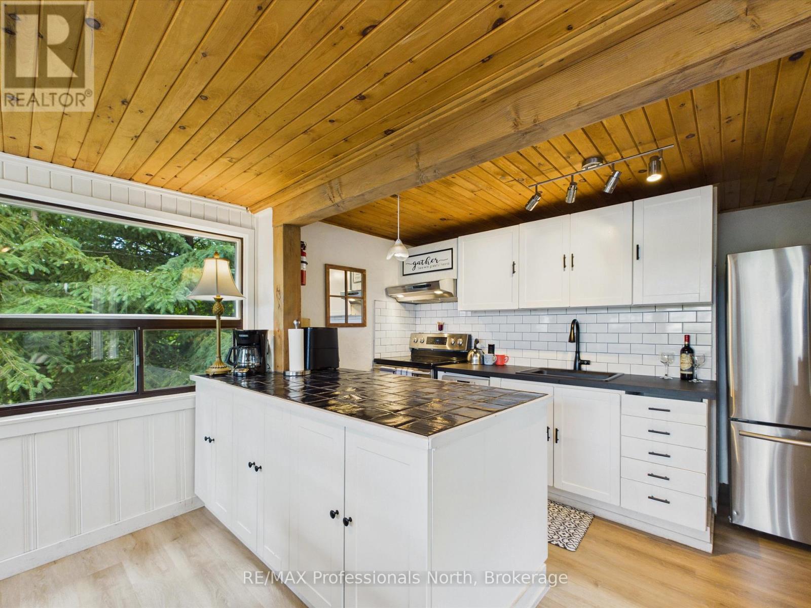 1760 VALLEY ROAD - 9
