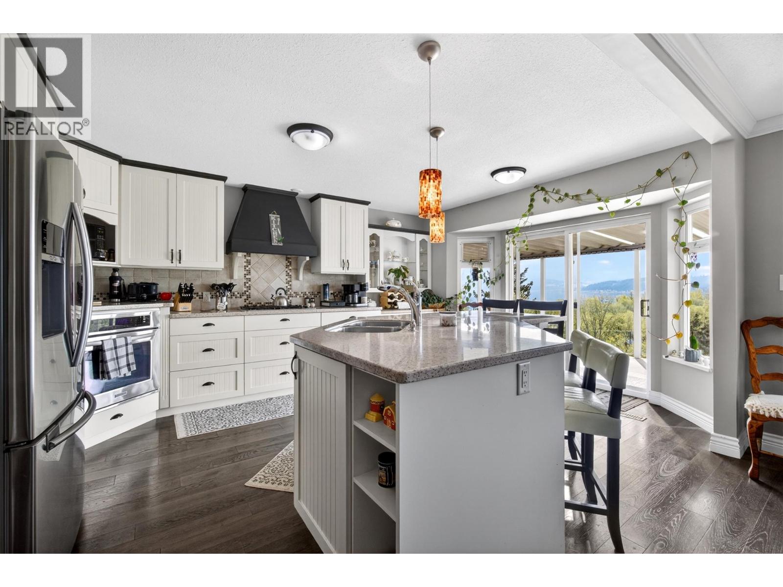 3714 Bastionview Road - 14