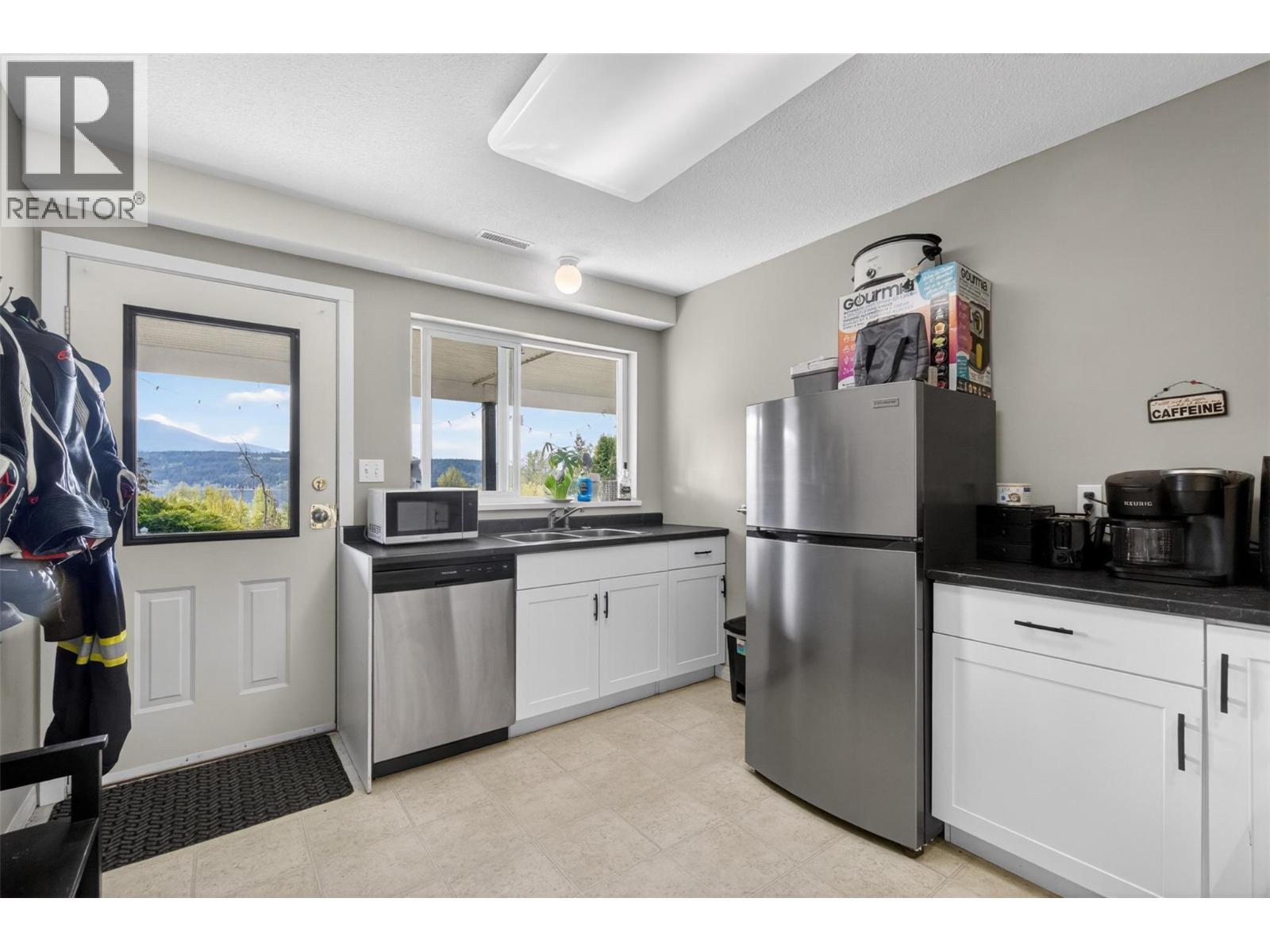 3714 Bastionview Road - 39