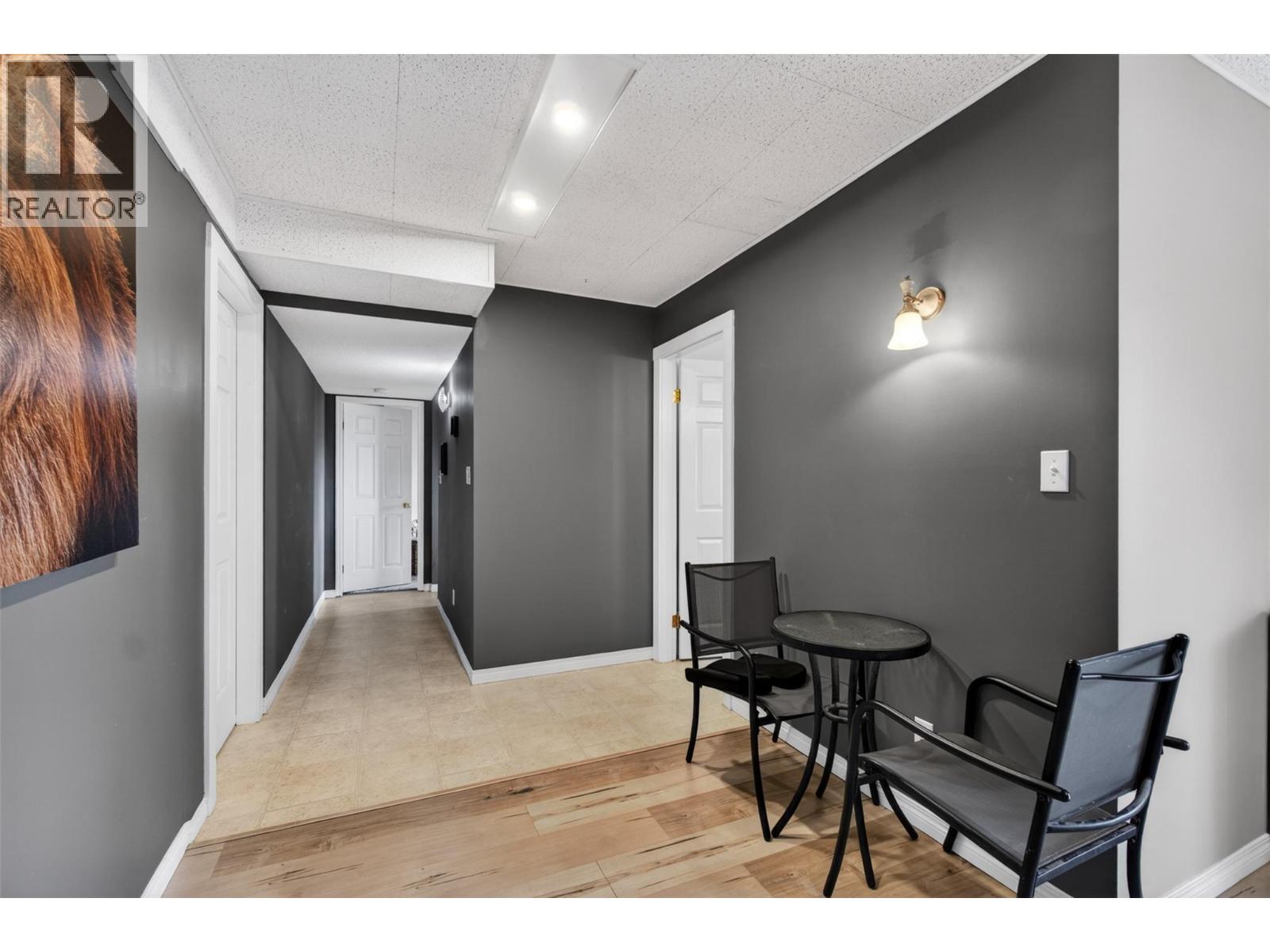 3714 Bastionview Road - 38